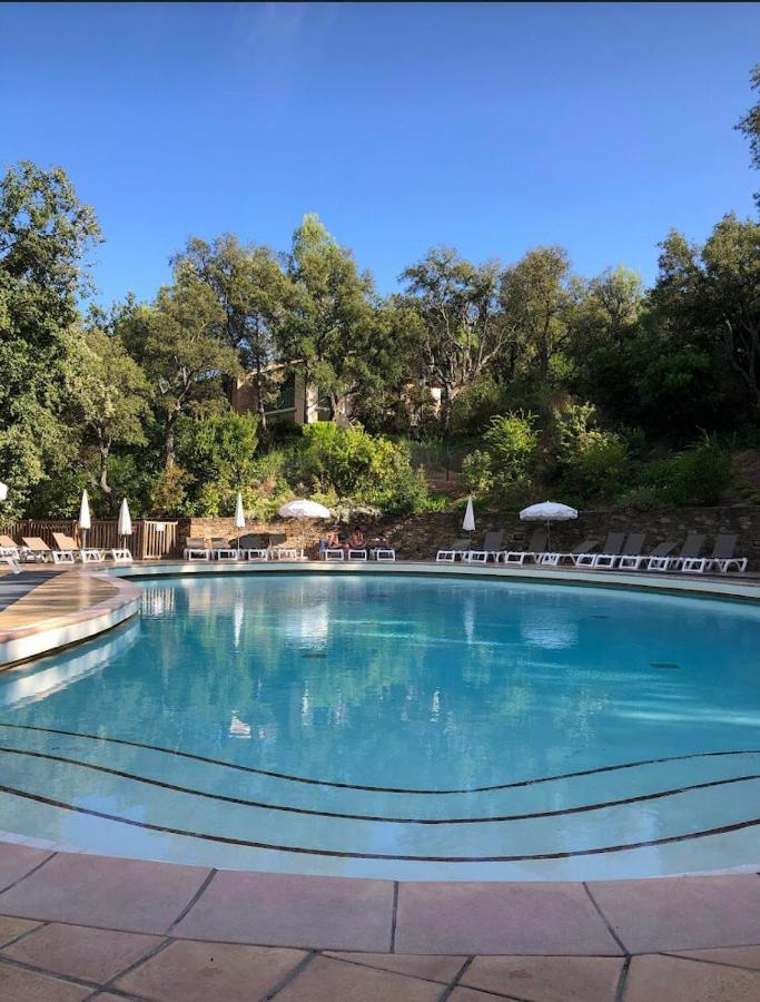 Charmant Appartement Village Restanques De Saint Tropez Grimaud Kültér fotó